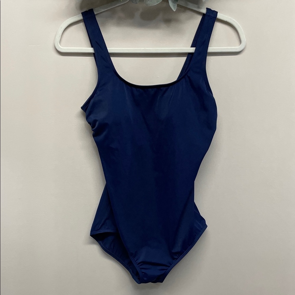 Lands’ End 510136 Tugless Low Leg One Piece Swimsuit Navy 10